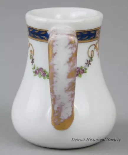 Pitcher, Cream