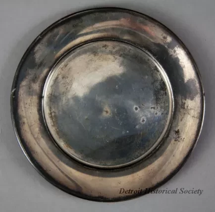 Tray, Calling Card