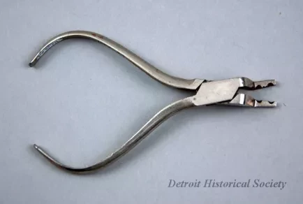 Pliers