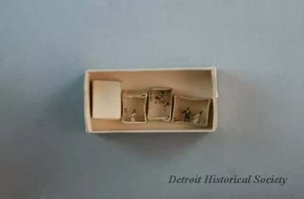 Box, Accessory