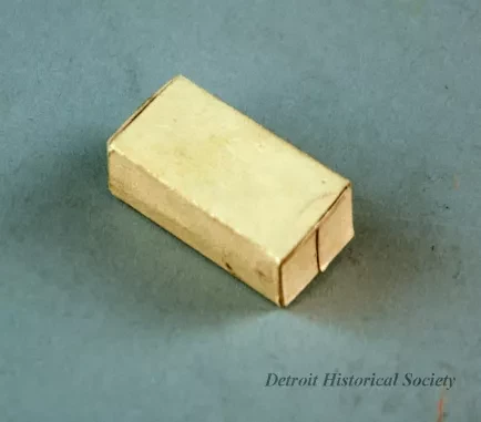 Box, Accessory