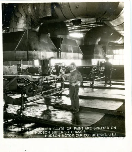 Stereoview - The Earlier Coats Of Paint Are Sprayed On The Hudson Super-Six Chassis, Hudson Motor Car Co, Detroit, USA