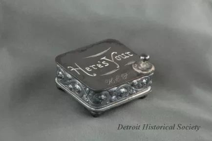 Box, Accessory