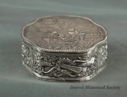 Snuffbox