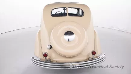 Automobile - 1934 Chrysler Airflow 4-Door Sedan