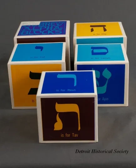 Block, Alphabet