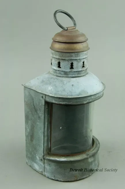Lantern, Ship's