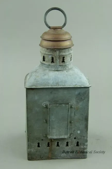 Lantern, Ship's