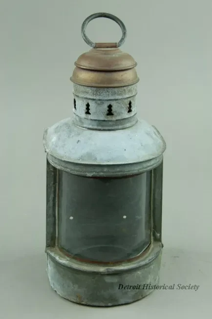 Lantern, Ship's
