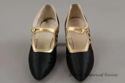 Shoe