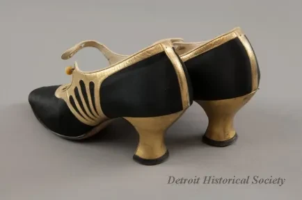 Shoe
