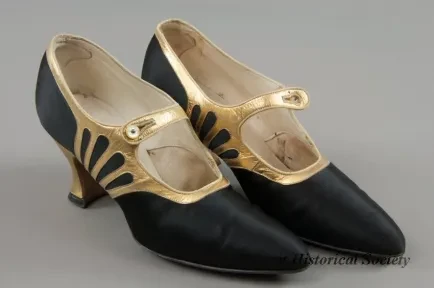 Shoe