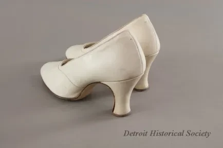 Shoe