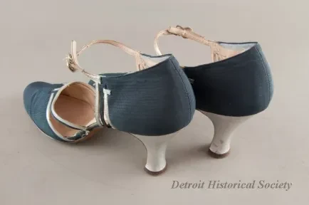 Shoe