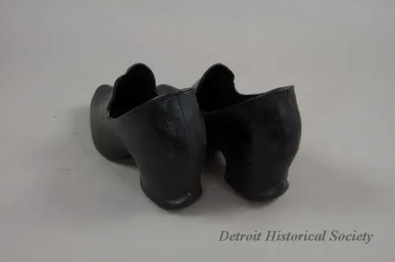 Shoe