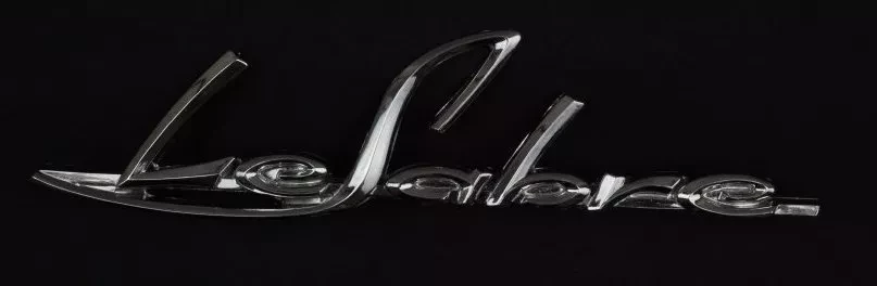 Emblem, Automotive