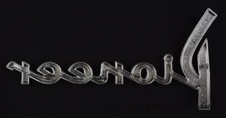 Emblem, Automotive