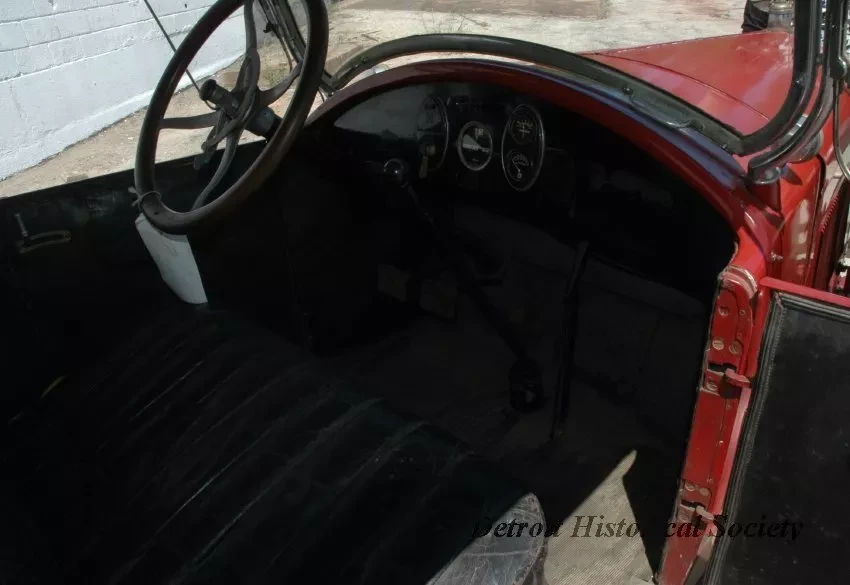 Automobile - 1924 Hupmobile Roadster