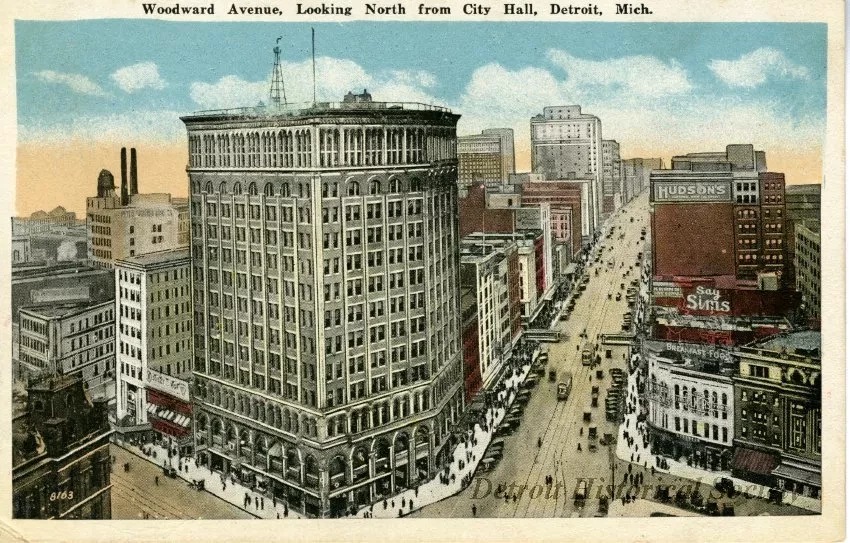 Postcard - Woodward Avenue, Looking North from City Hall, Detroit, Mich.