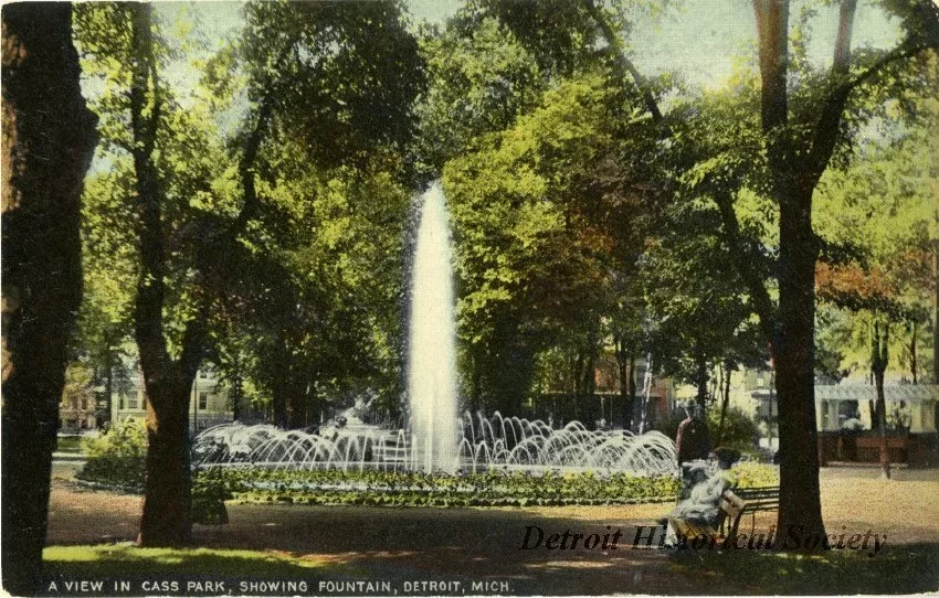 Postcard - A View in Cass Park, Showing Fountain, Detroit, Mich.