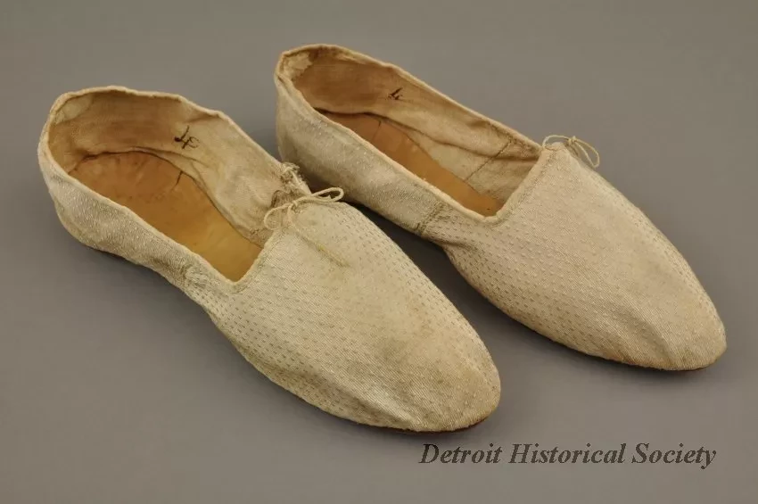 Shoe