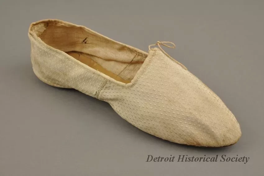 Shoe