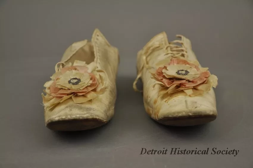 Shoe