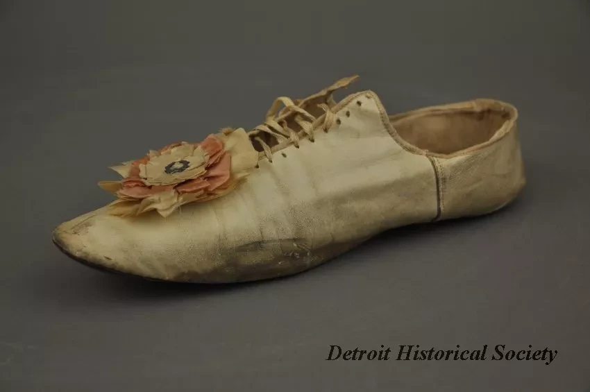 Shoe