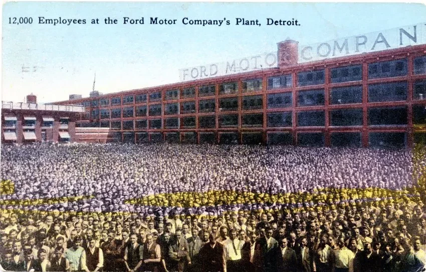 Postcard - 12,000 Employees at the Ford Motor Company's Plant, Detroit. - 12,000 Employees at the Ford Motor Company's Plant