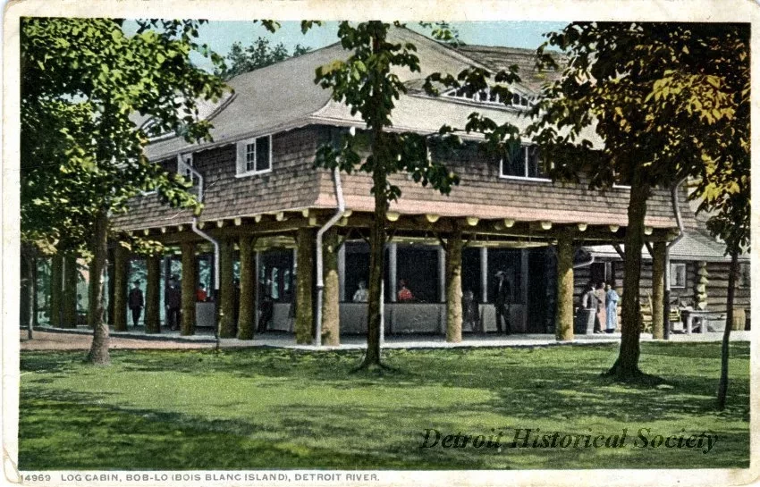 Postcard - Log Cabin, Bob-lo (Bois Blanc Island), Detroit River.
