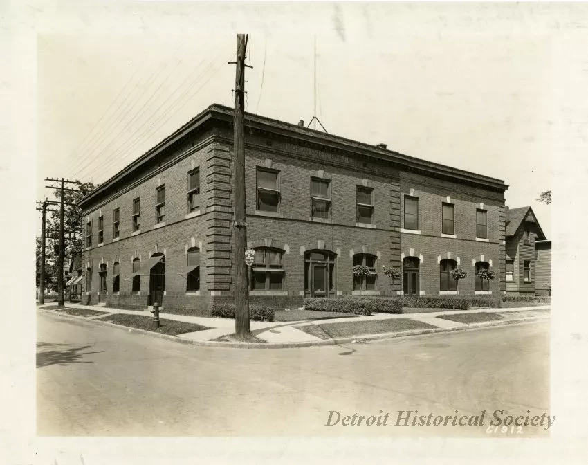 Binder, Post - Appraisal of Buildings for Michigan Bell Telephone Co. 
by Albert Kahn, Inc.