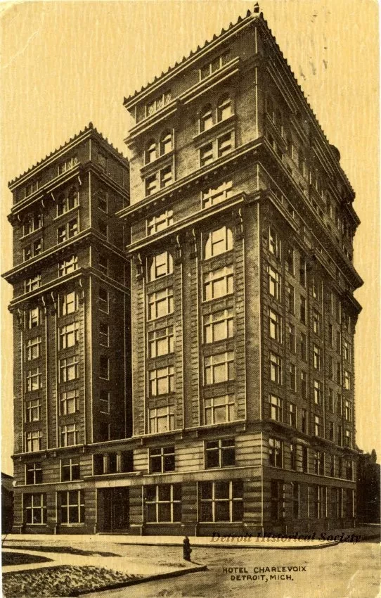 Postcard - Hotel Charlevoix, Detroit, Mich.