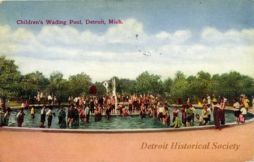Postcard - Children's Wading Pool, Detroit, Mich.