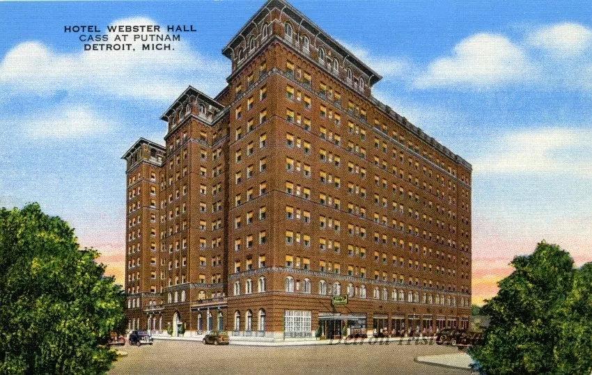 Postcard - Hotel Webster Hall, Cass at Putnum, Detroit, Mich.