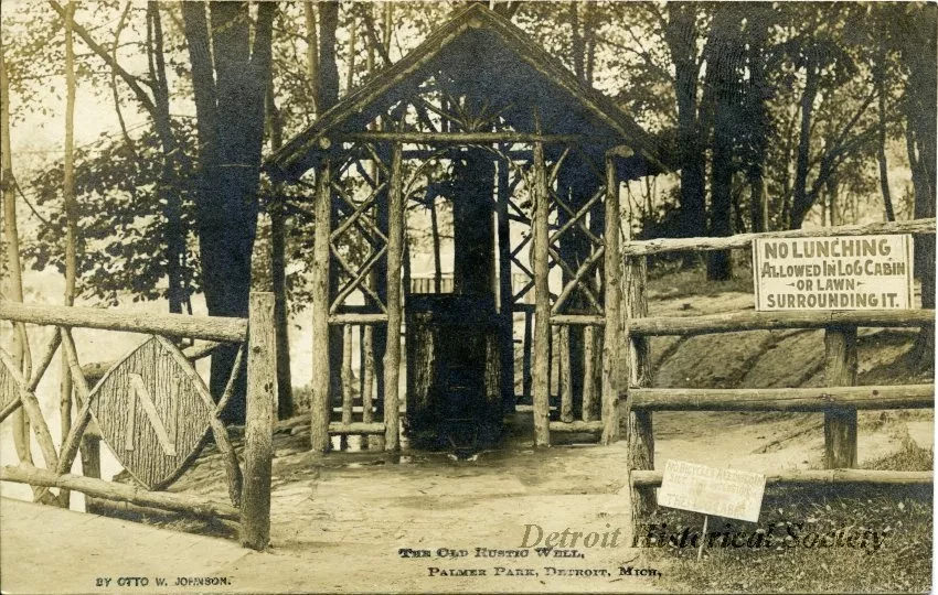 Postcard - The Old Rustic Well, Palmer Park, Detroit, Mich.