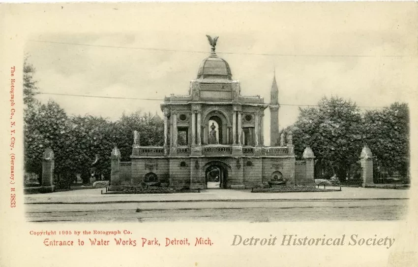 Postcard - Entrance to Water Works Park, Detroit, Mich