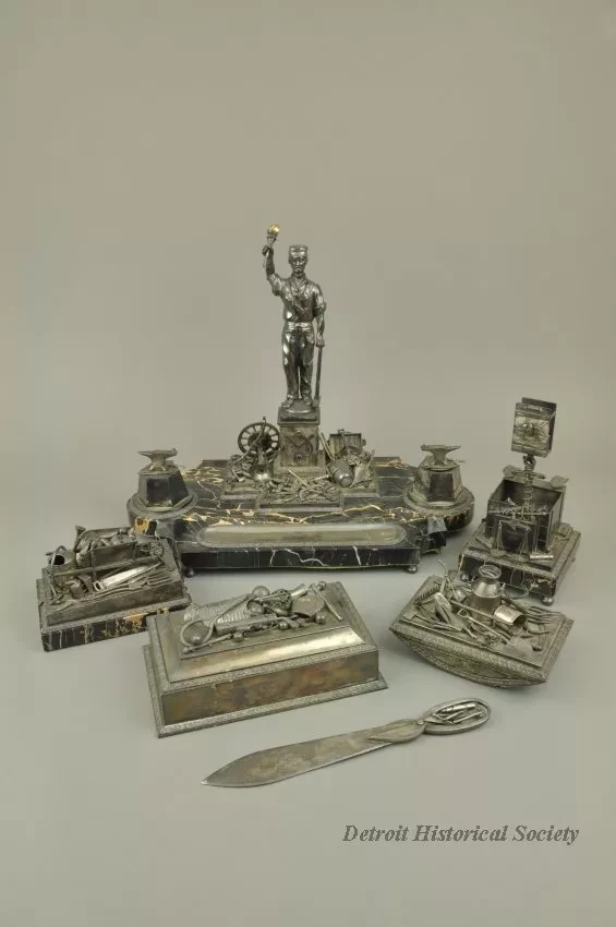 Desk Set