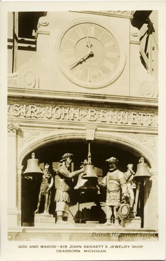 Postcard - Gog and Magog - Sir John Bennett's Jewelry Shop, Dearborn, Michigan
