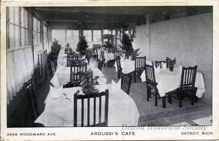 Postcard - Ardussi's Cafe, 3998 Woodward Ave. Detroit, Mich.