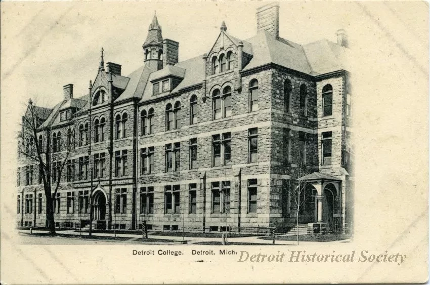 Postcard - Detroit College. Detroit, Mich.