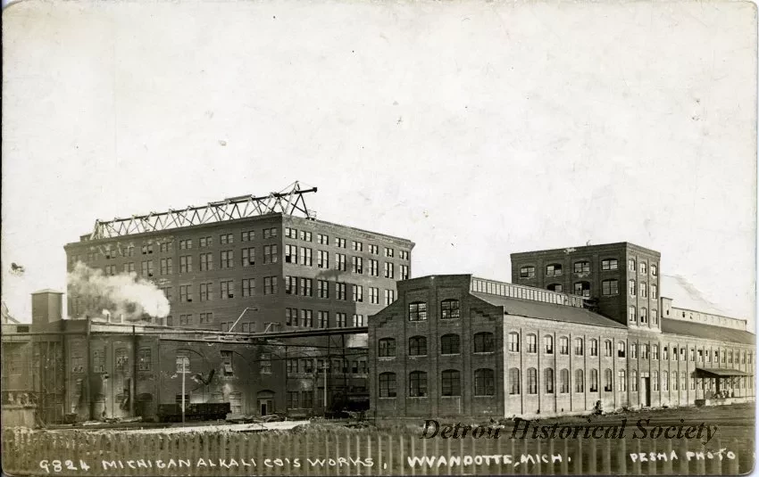 Postcard - Michigan Alkali Co's Works, Wyandotte, Mich.