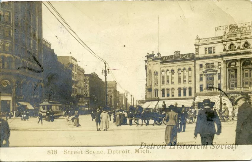 Postcard - Street Scene, Detroit, Mich.