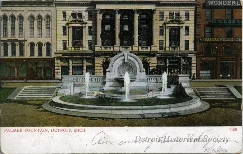 Postcard - Palmer Fountain, Detroit, Mich.