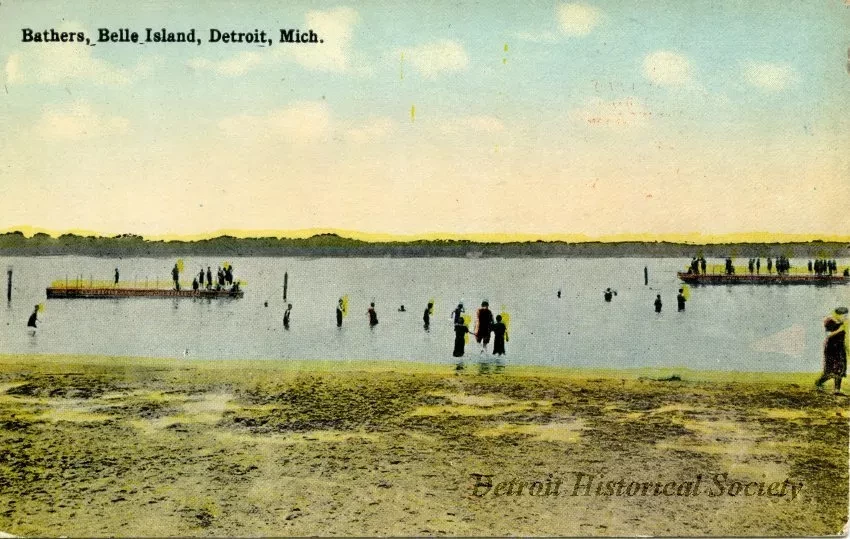 Postcard - Bathers, Belle Isle, Detroit, Mich.