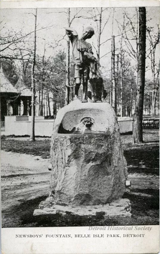 Postcard - Newsboys' Fountain, Belle Isle, Detroit, Mich.