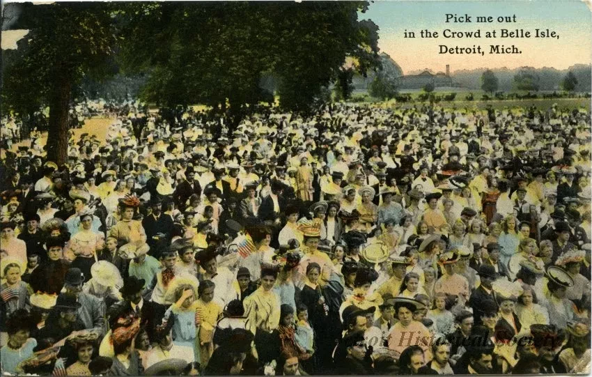 Postcard - Pick me out in the Crowd at Belle Isle, Detroit, Mich.
