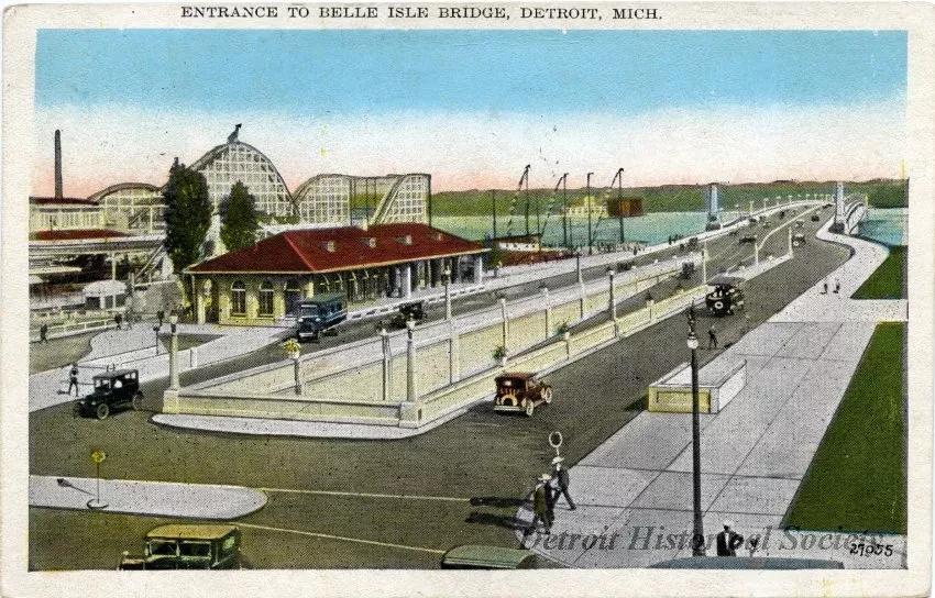 Postcard - Entrance to Belle Isle Bridge, Detroit, Mich.