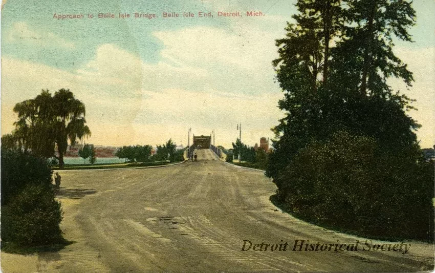 Postcard - Approach to Belle Isle Bridge, Belle Isle End, Detroit, Mich.