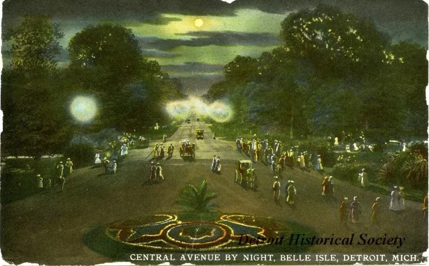 Postcard - Central Avenue by Night, Belle Isle, Detroit, Mich.