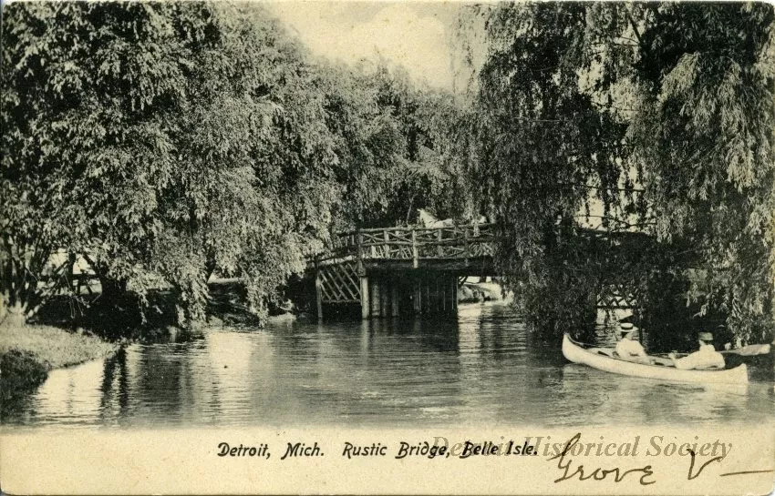 Postcard - Detroit, Mich. Rustic Bridge, Belle Isle.